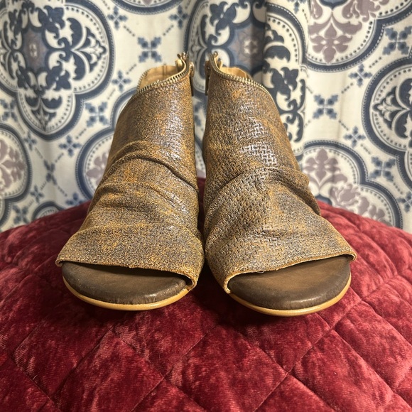 Women’s Unity in Diversity Sage Zipper Bootie Sandal tan & Black Leather size 39 - Picture 8 of 9